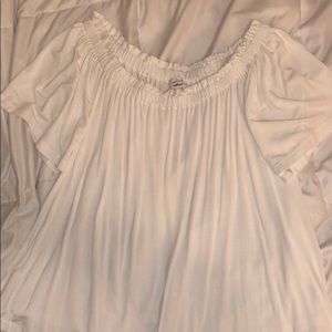 Aritzia Tops - Cute off the shoulder top Aritzia Tops - Cute off the shoulder top
